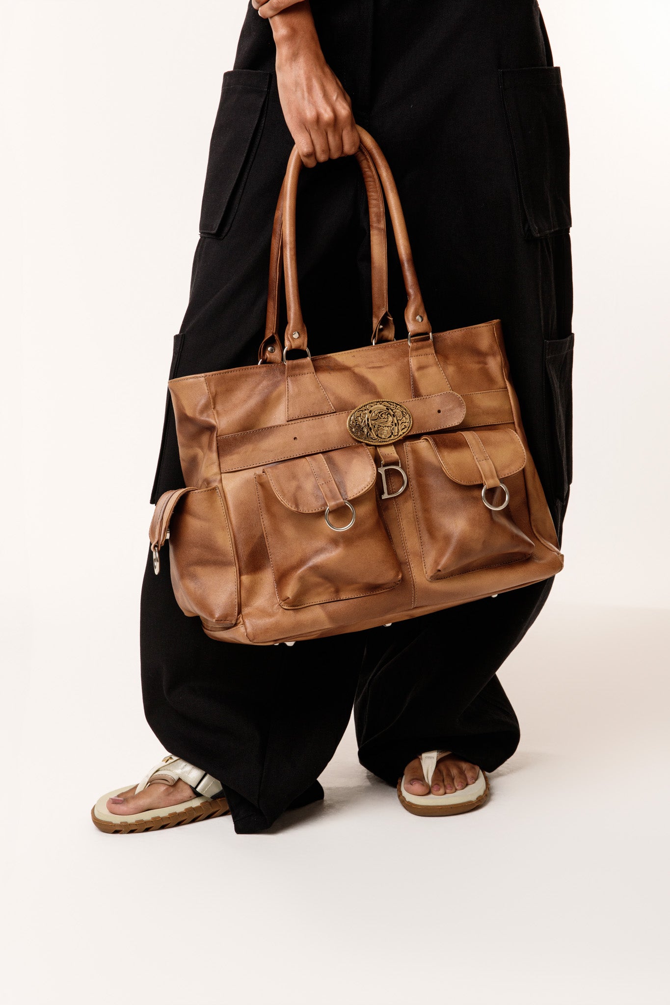LIGHT BROWN LEATHER CARGO BAG
