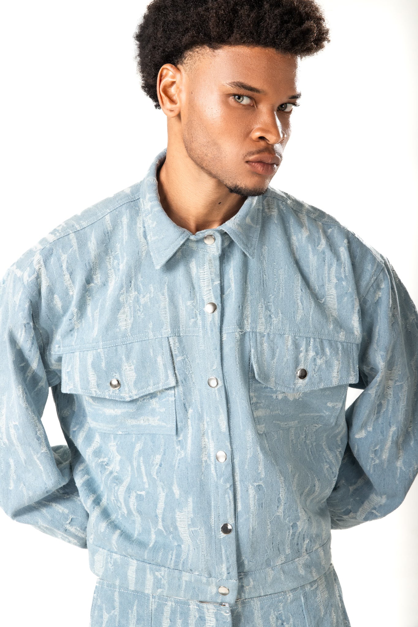 JAQUETA JEANS DESTROYED