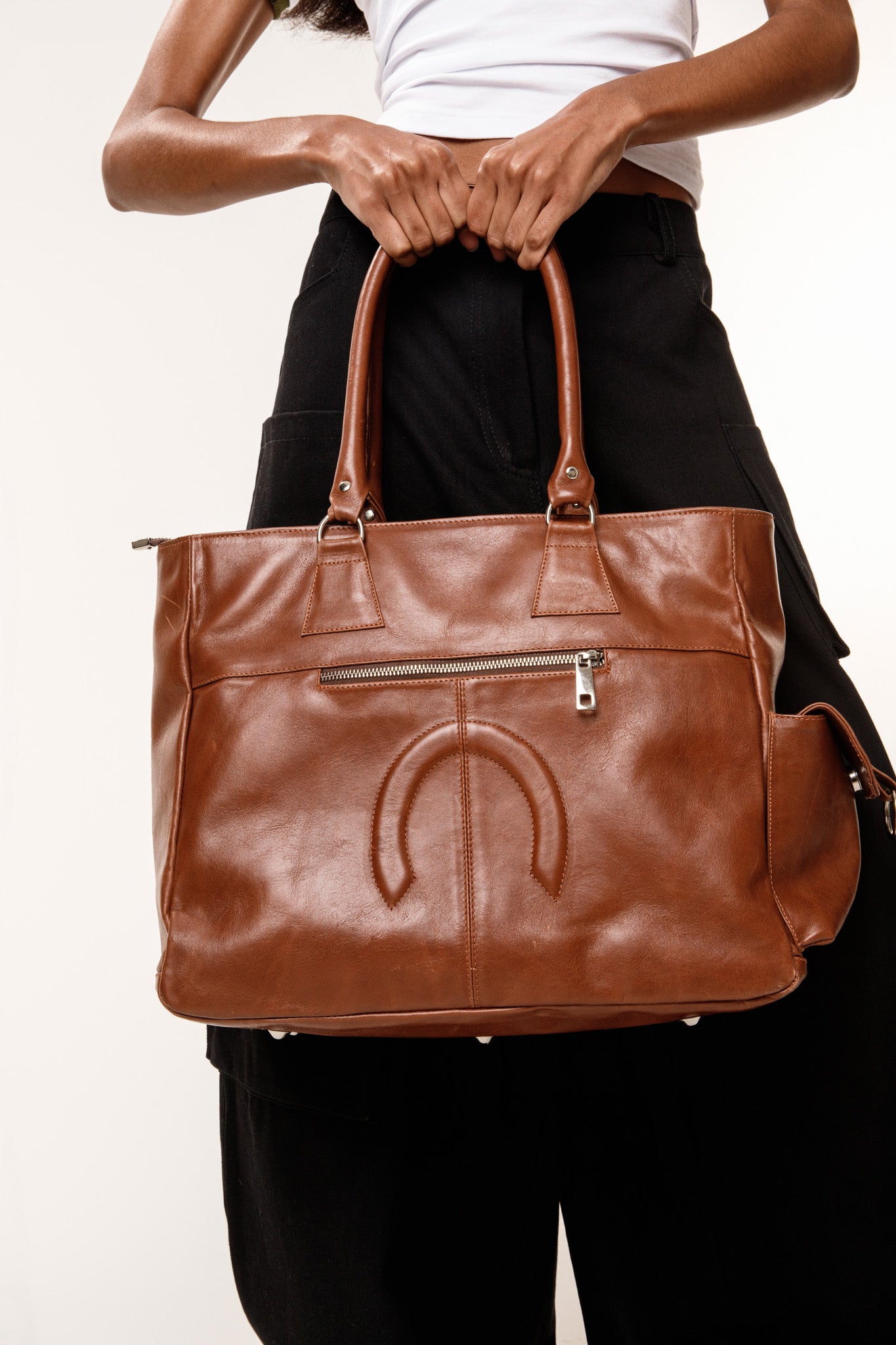 BROWN LEATHER CARGO BAG